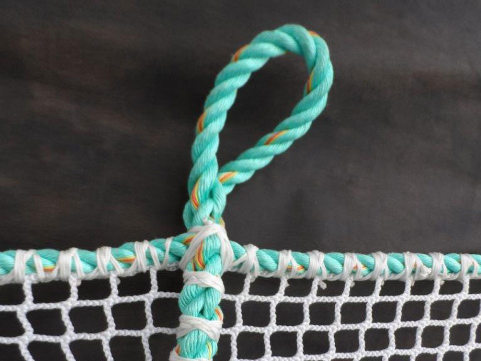 Spliced rope eye on a Super 20 Mono net headline